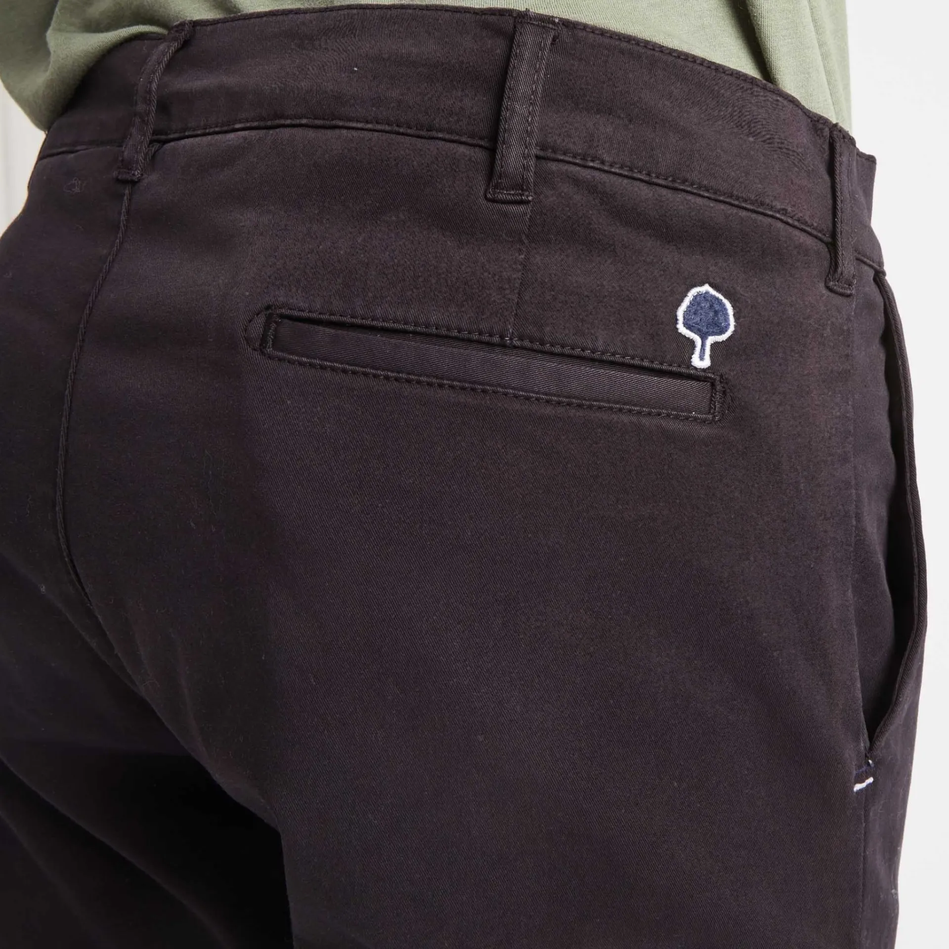 Vêtements*FAGUO Chino Bleu Fonce Coupe Ajustee