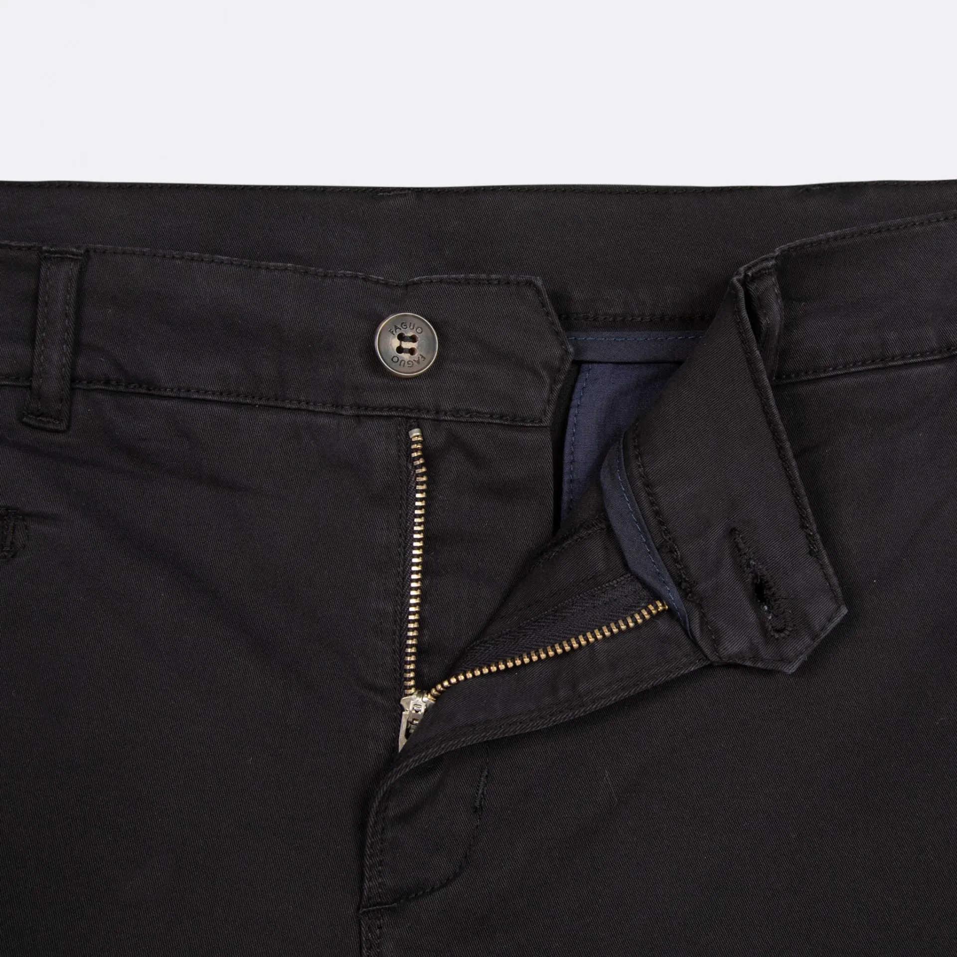 Vêtements*FAGUO Chino Bleu Fonce Coupe Ajustee