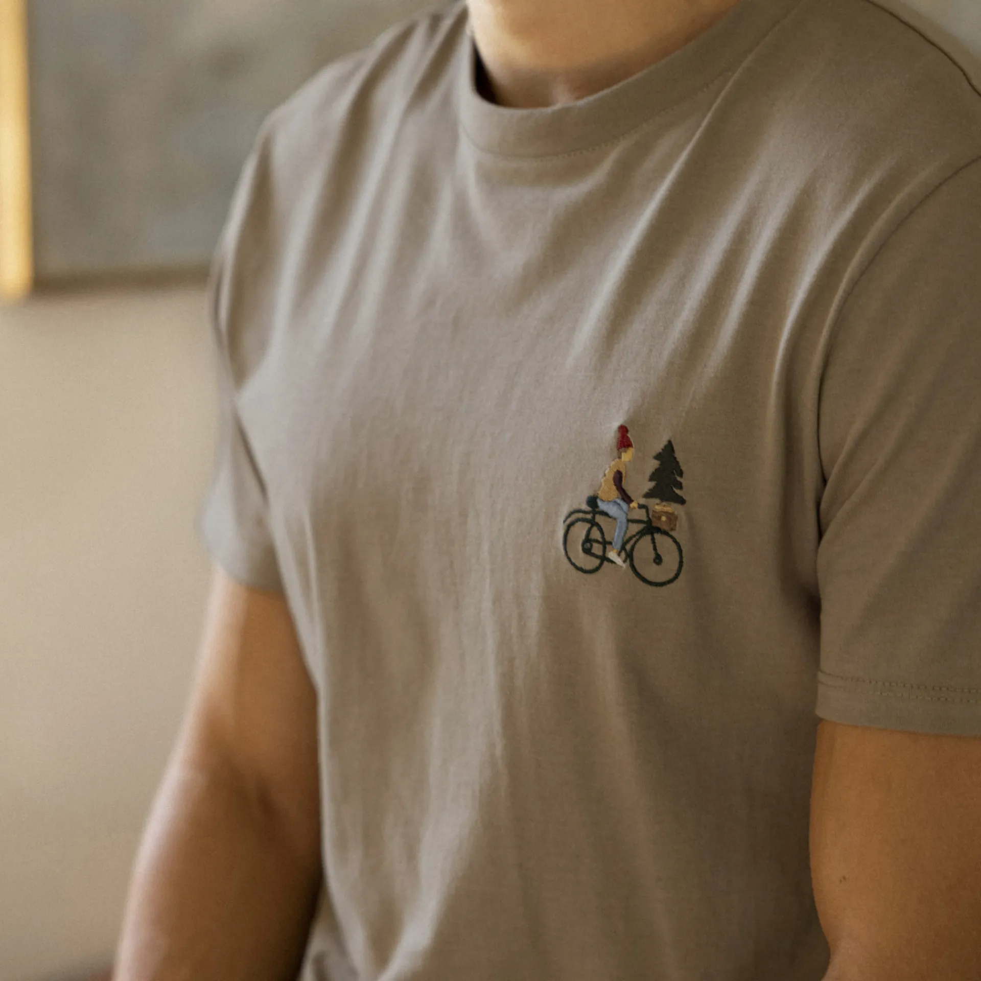 T-Shirts*FAGUO T-Shirt Col Rond Beige Clair Broderie Velo